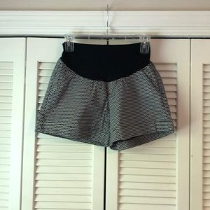 NWOT motherhood maternity shorts